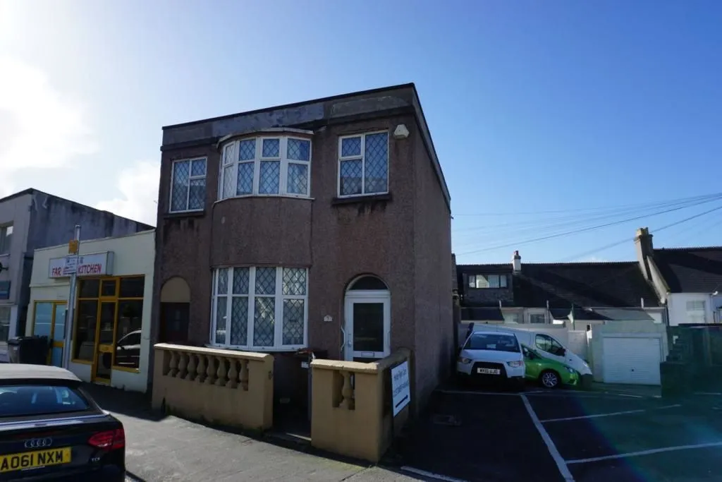 PLYMOUTH, Devon, PL3 4NS - Online Auctions
