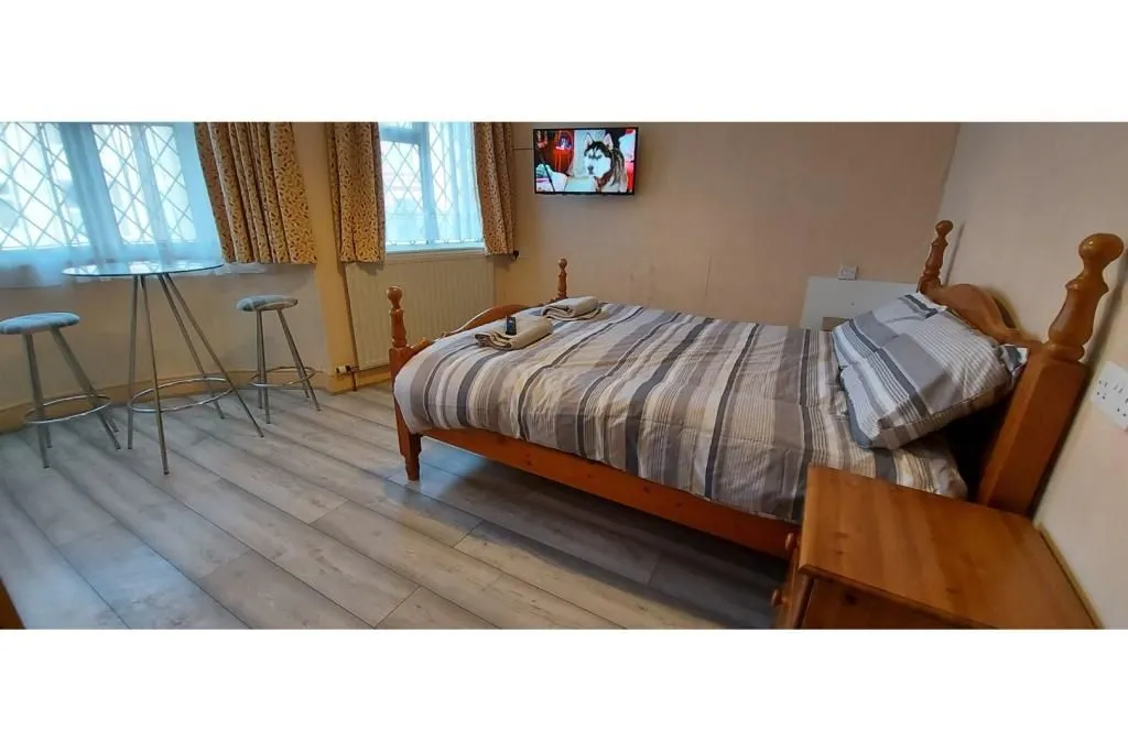 PLYMOUTH, Devon, PL3 4NS - Online Auctions