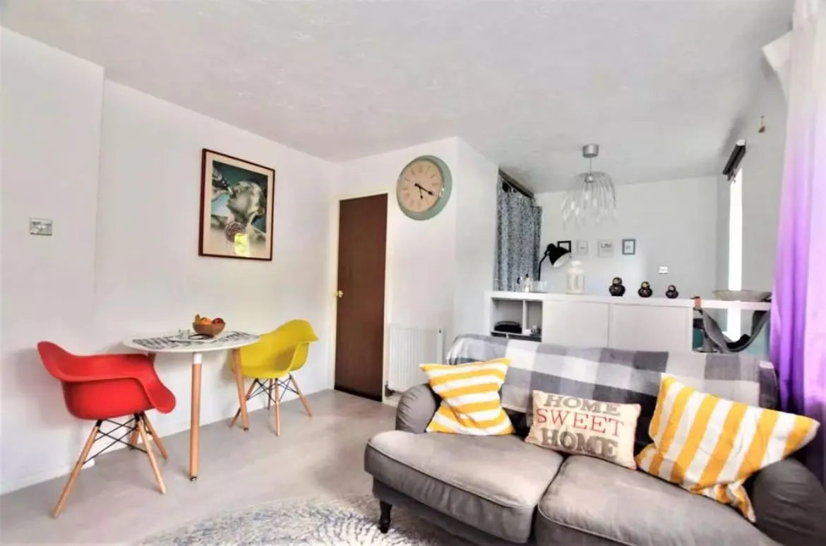 Ardross Court, 150 Creffield Road, LONDON, W3 9PX - Online Auctions