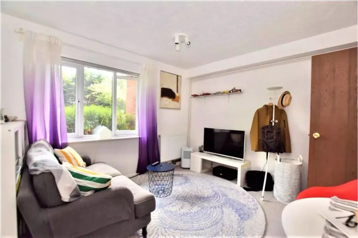 Ardross Court, 150 Creffield Road, LONDON, W3 9PX - Online Auctions