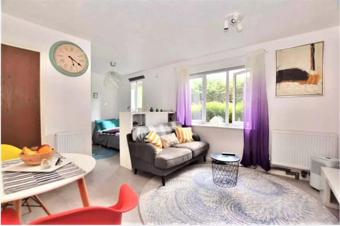 Ardross Court, 150 Creffield Road, LONDON, W3 9PX - Online Auctions