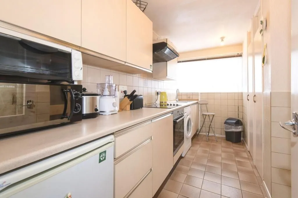 SOUTHAMPTON, Hampshire, SO16 3EH - Online Auctions