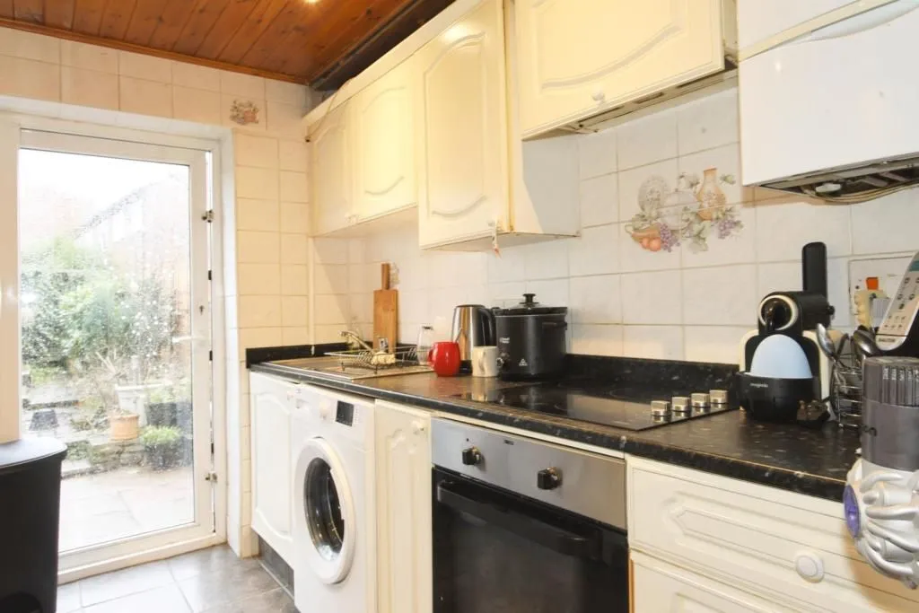 MACCLESFIELD, Cheshire, SK11 7BZ - Online Auctions
