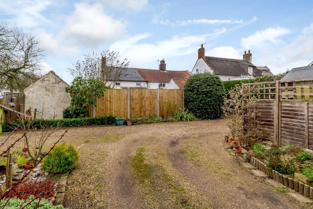 Martham, GREAT YARMOUTH, Norfolk, NR29 4PF - Online Properties