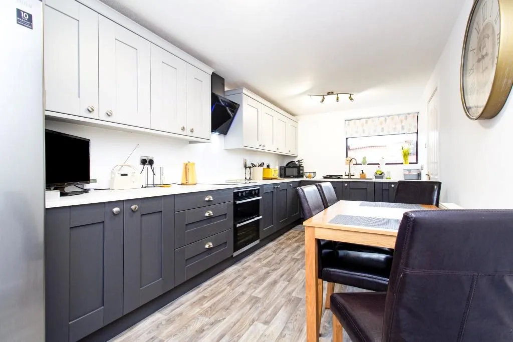 STOKE-ON-TRENT, Staffordshire, ST3 1JR - Online Auctions