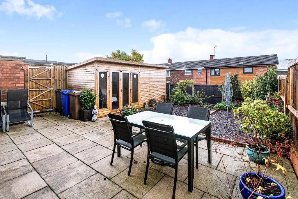 STOKE-ON-TRENT, Staffordshire, ST3 1JR - Online Auctions