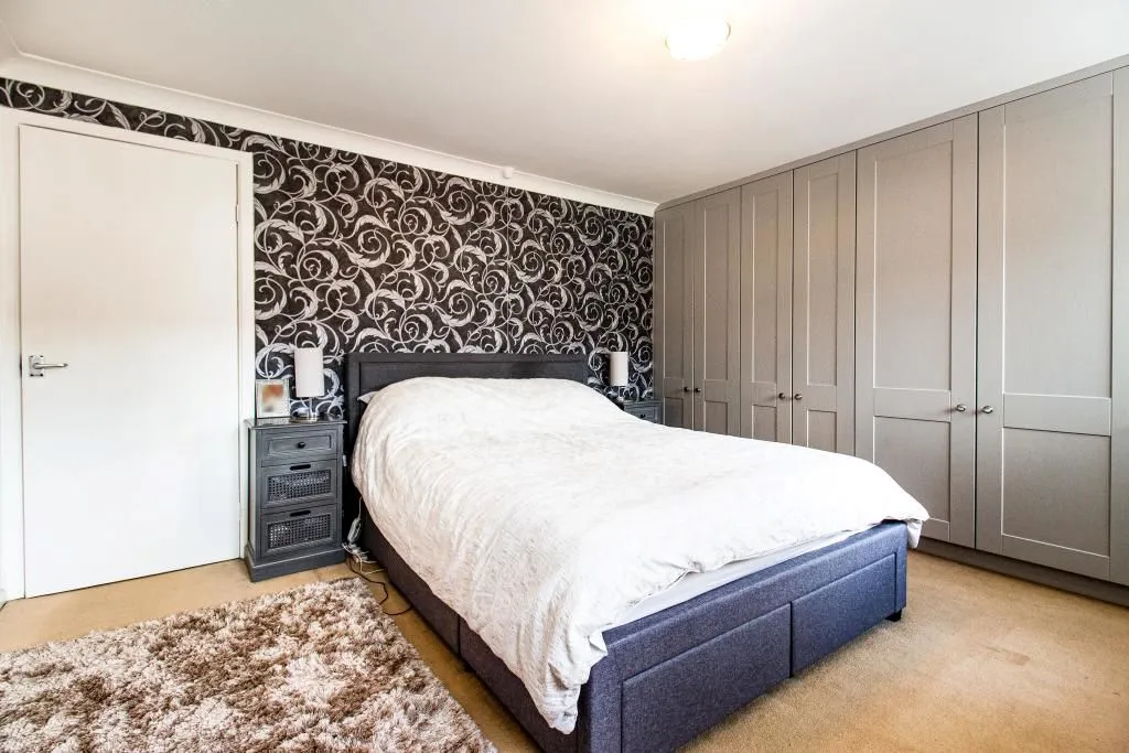 STOKE-ON-TRENT, Staffordshire, ST3 1JR - Online Auctions