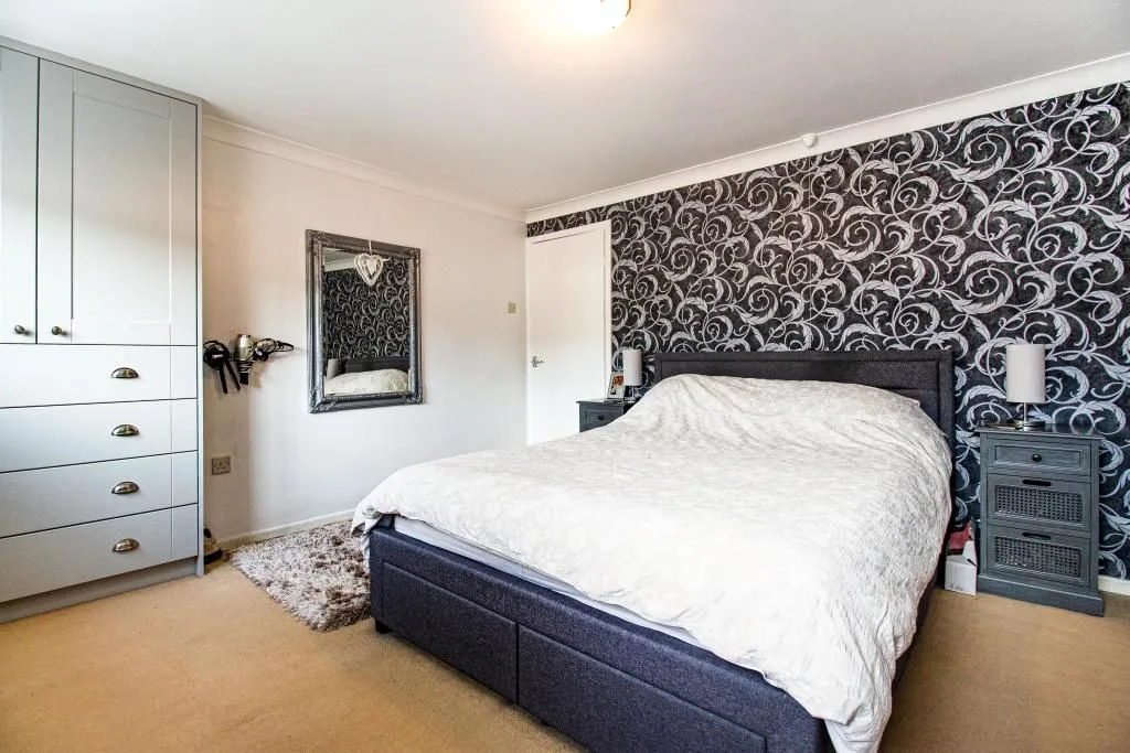 STOKE-ON-TRENT, Staffordshire, ST3 1JR - Online Auctions