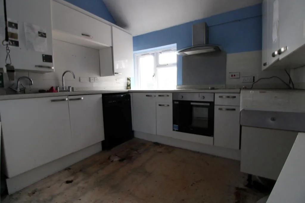 Everington Bungalow, Everington Hill, THATCHAM, Berkshire, RG18 0UD - Online Properties