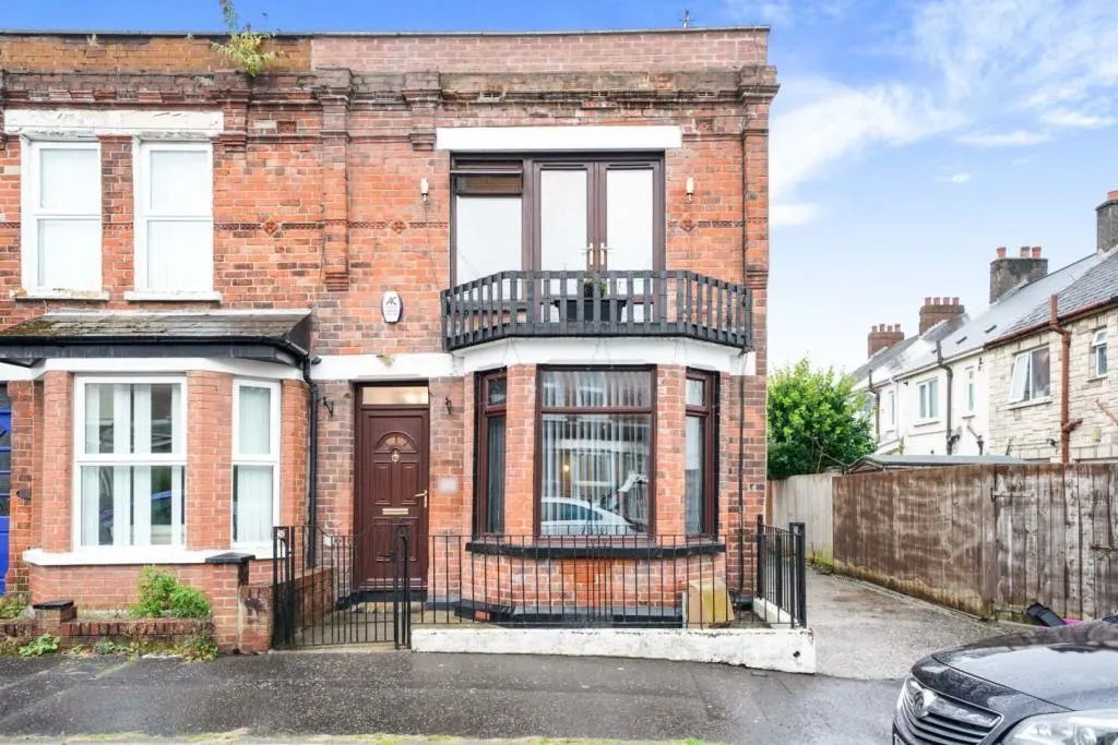 BELFAST, County Antrim, BT9 5FR - Online Auctions