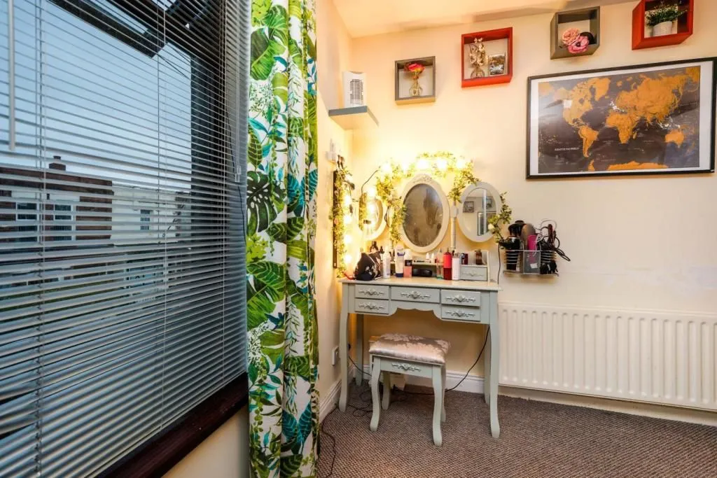 BELFAST, County Antrim, BT9 5FR - Online Auctions