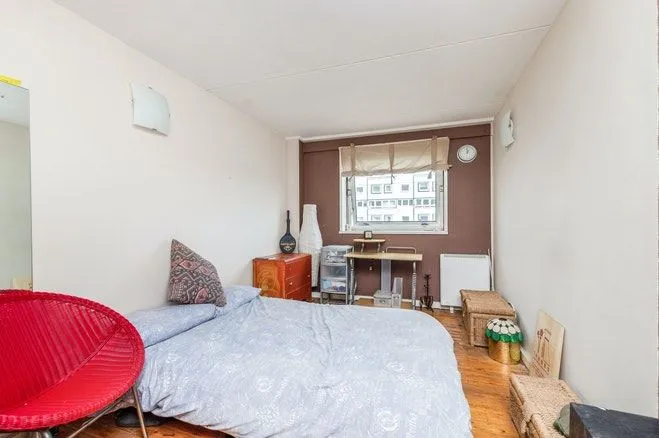 LONDON, SW11 4LD - Online Auctions