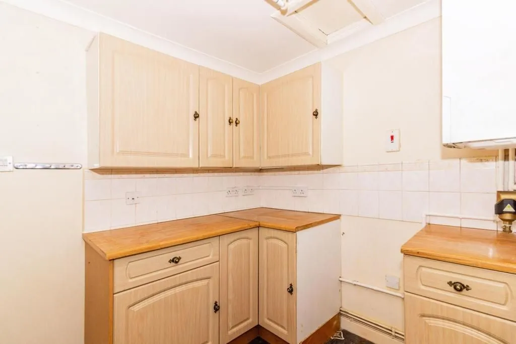 MERTHYR TYDFIL, Mid Glamorgan, CF47 0RS - Online Auctions