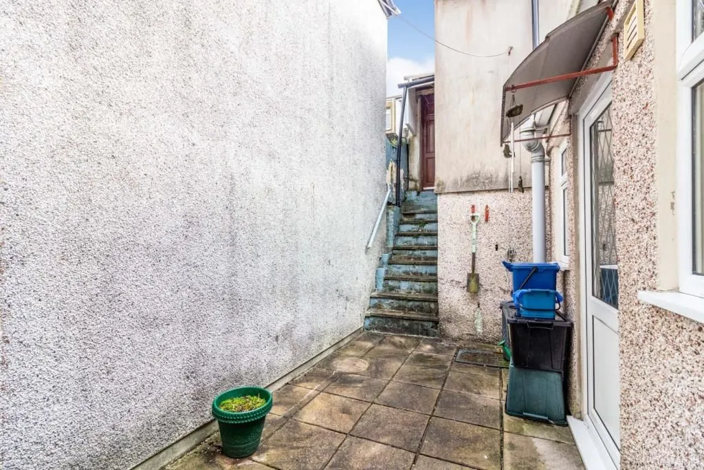 MERTHYR TYDFIL, Mid Glamorgan, CF47 0RS - Online Auctions