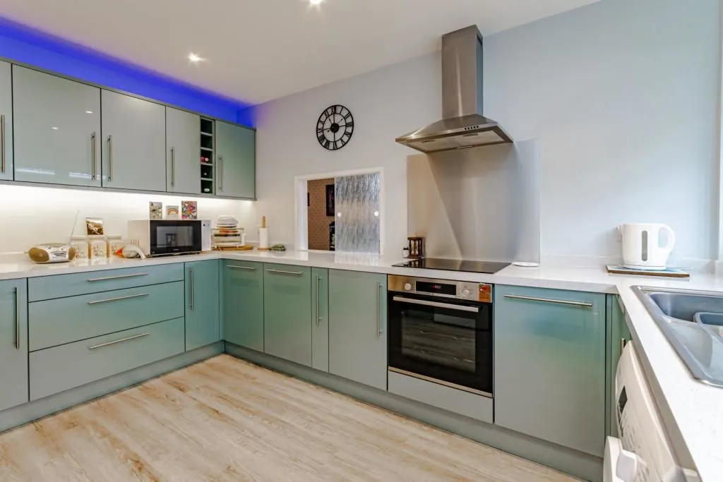 Biggin Hill, WESTERHAM, Kent, TN16 3HX - Online Auctions