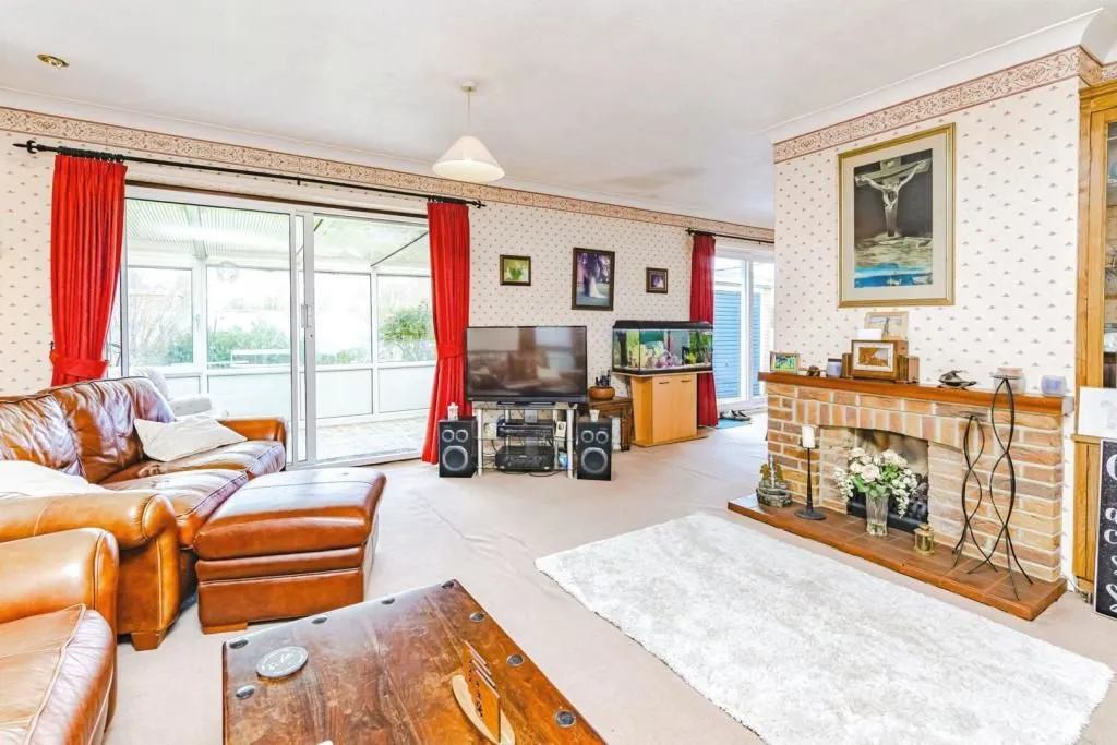 Biggin Hill, WESTERHAM, Kent, TN16 3HX - Online Auctions