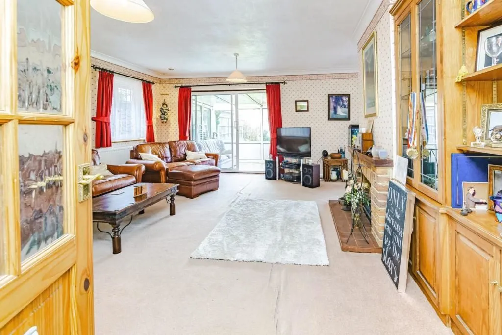Biggin Hill, WESTERHAM, Kent, TN16 3HX - Online Auctions