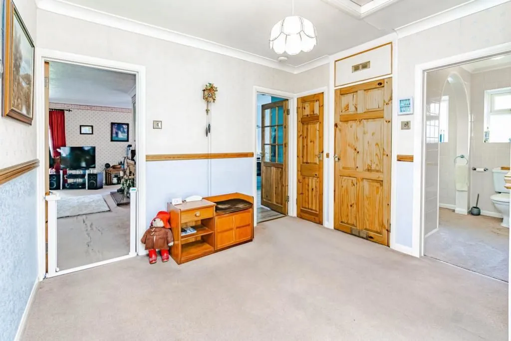Biggin Hill, WESTERHAM, Kent, TN16 3HX - Online Auctions