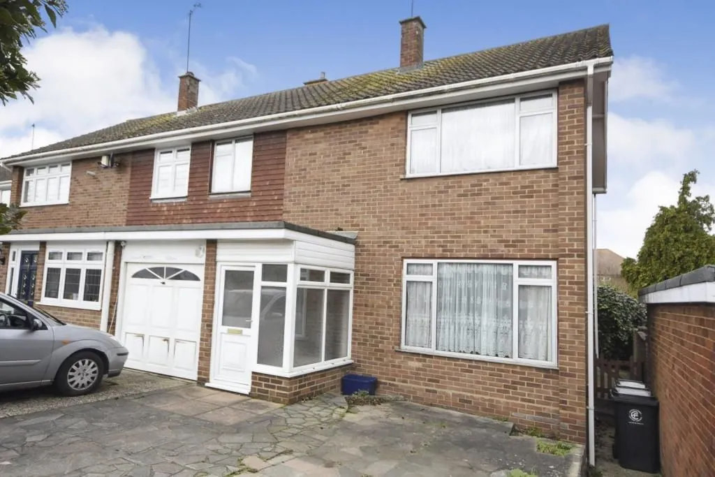 ONGAR, Essex, CM5 9DE - Online Auctions