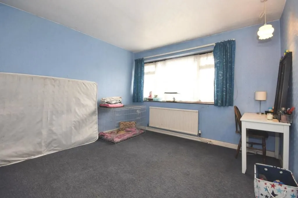 ONGAR, Essex, CM5 9DE - Online Auctions