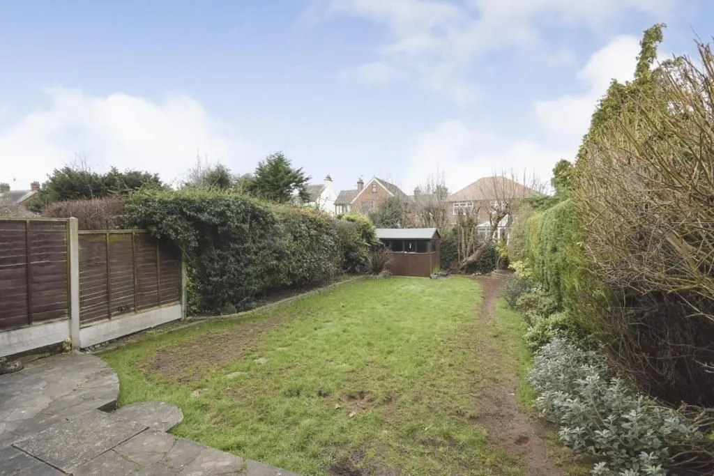 ONGAR, Essex, CM5 9DE - Online Auctions