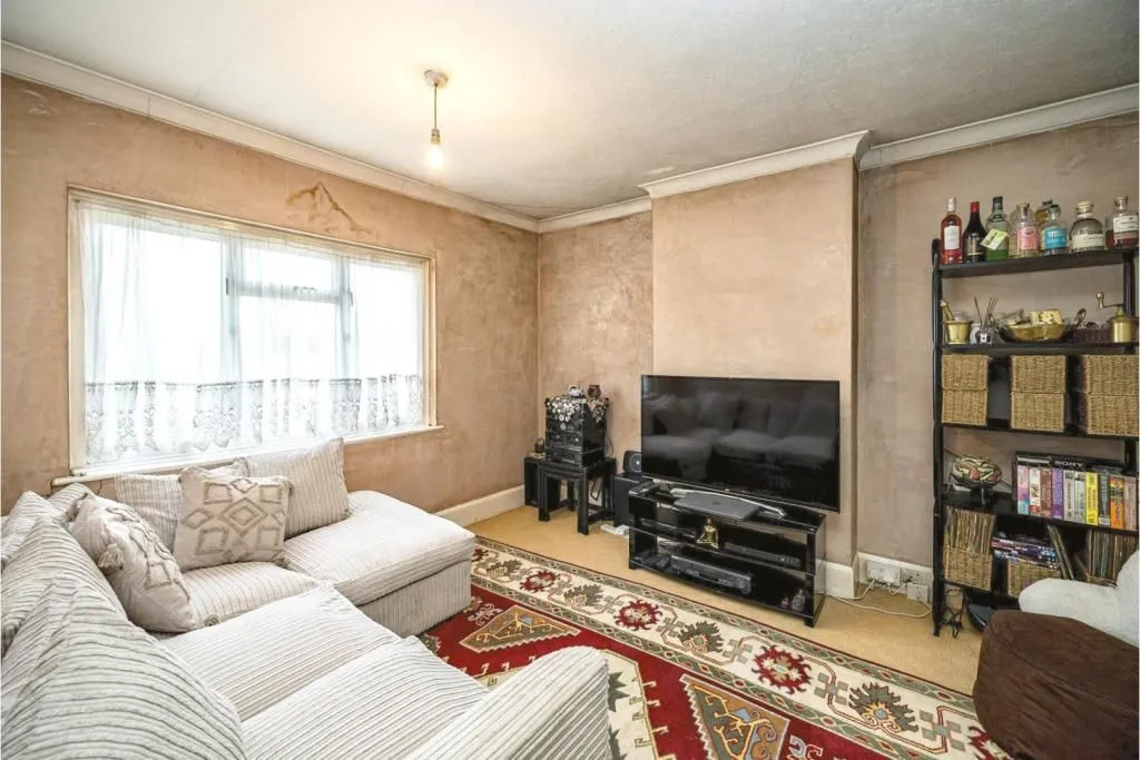 SLOUGH, Berkshire, SL2 1HD - Online Auctions