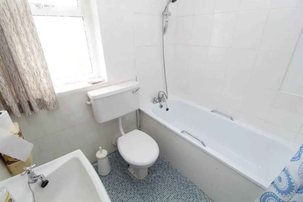 Bletchley, MILTON KEYNES, Buckinghamshire, MK2 2QN - Online Auctions