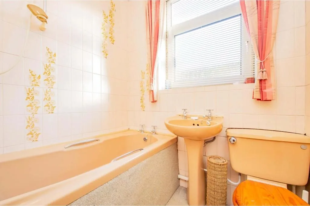 Springhead, OLDHAM, Lancashire, OL4 4QT - Online Auctions