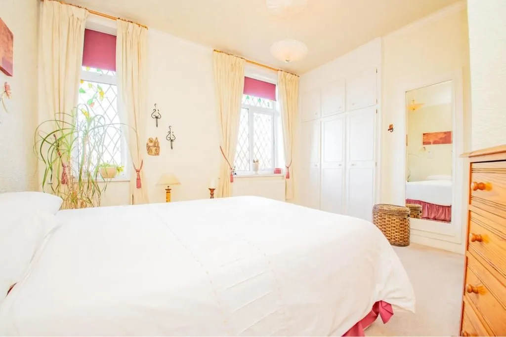 Springhead, OLDHAM, Lancashire, OL4 4QT - Online Auctions