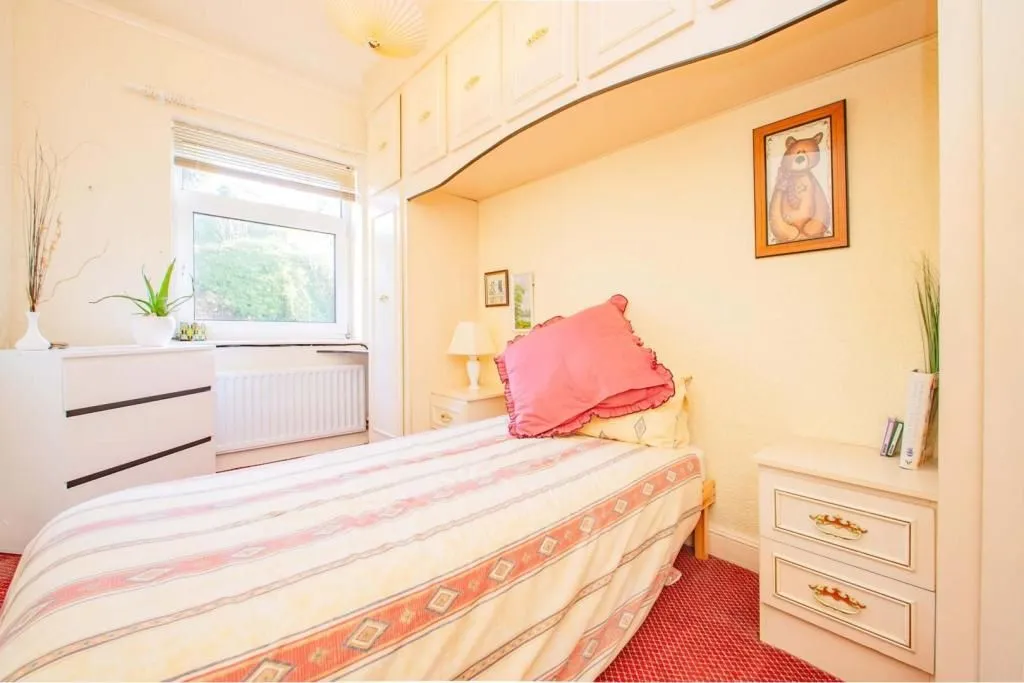 Springhead, OLDHAM, Lancashire, OL4 4QT - Online Auctions