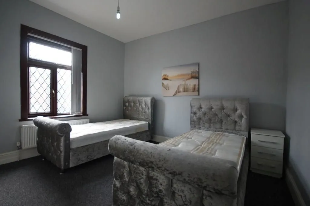 COVENTRY, West Midlands, CV2 4NQ - Online Auctions