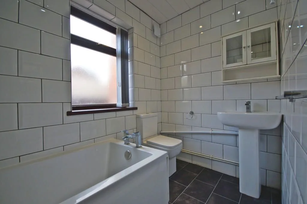 COVENTRY, West Midlands, CV2 4NQ - Online Auctions
