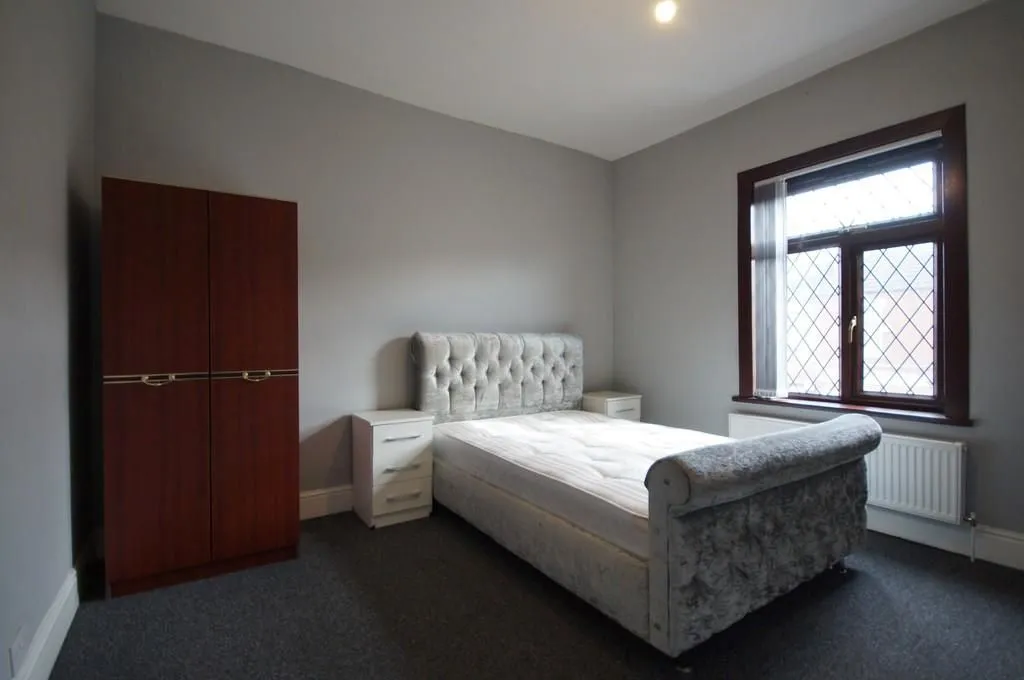 COVENTRY, West Midlands, CV2 4NQ - Online Auctions
