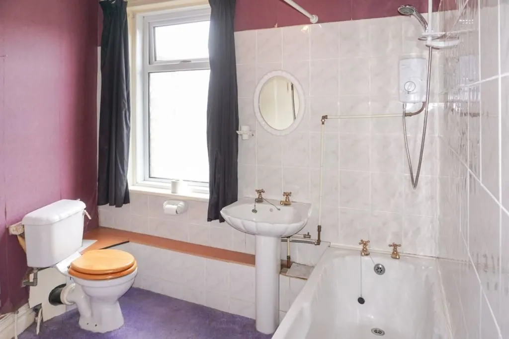 Marsden, HUDDERSFIELD, West Yorkshire, HD7 6BJ - Online Auctions
