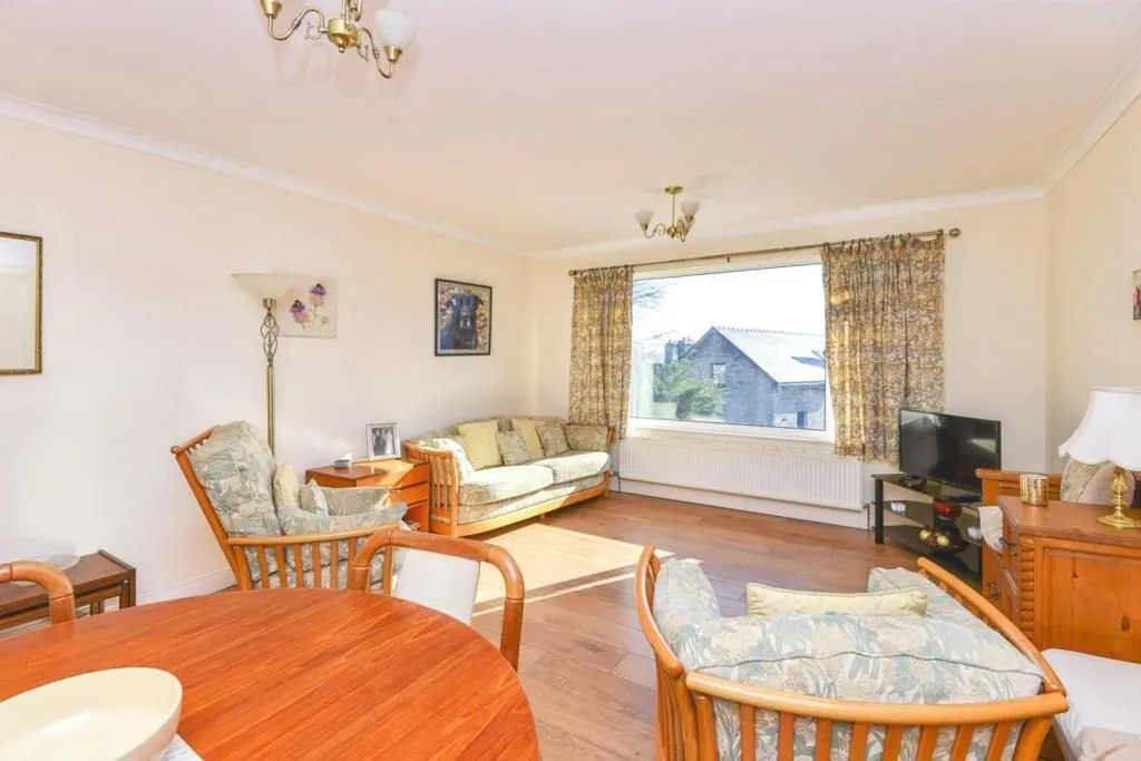 Grange-over-sands, Cumbria, LA11 6DG - Online Auctions