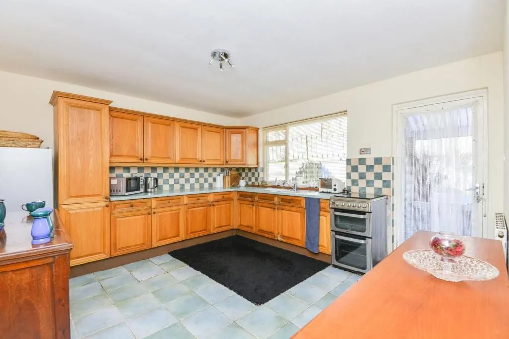 Grange-over-sands, Cumbria, LA11 6DG - Online Auctions