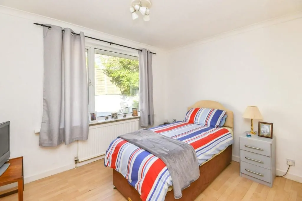 Grange-over-sands, Cumbria, LA11 6DG - Online Auctions