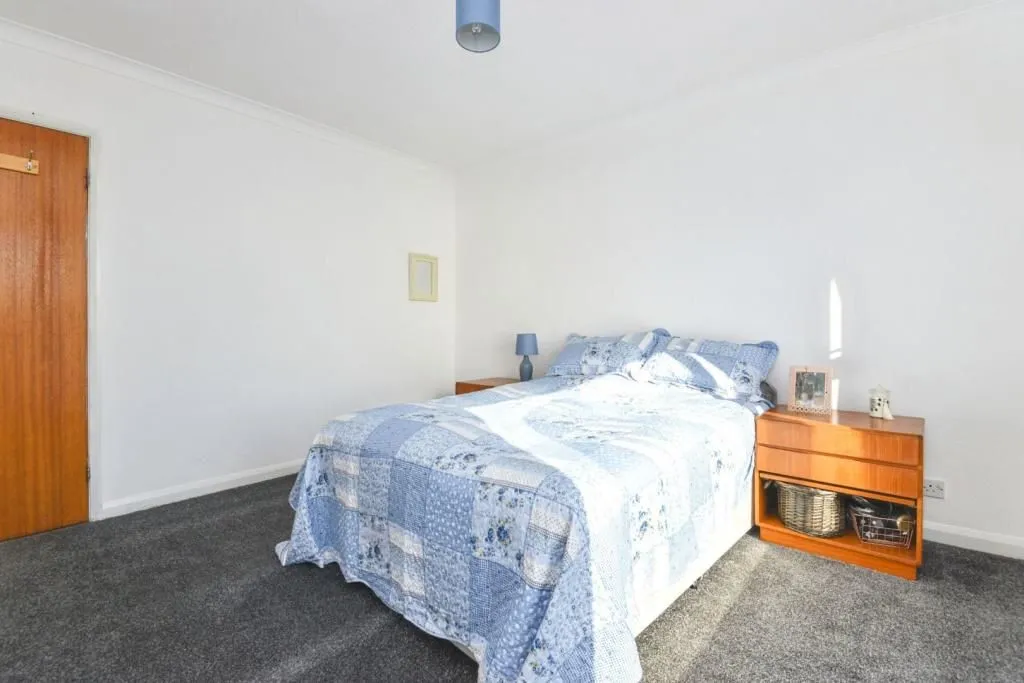 Grange-over-sands, Cumbria, LA11 6DG - Online Auctions