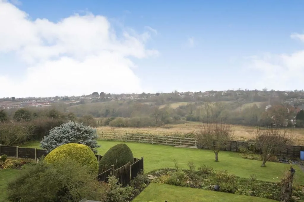 BURTON-ON-TRENT, Staffordshire, DE13 0NN - Online Auctions