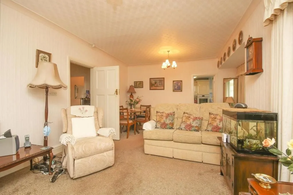 BURTON-ON-TRENT, Staffordshire, DE13 0NN - Online Auctions