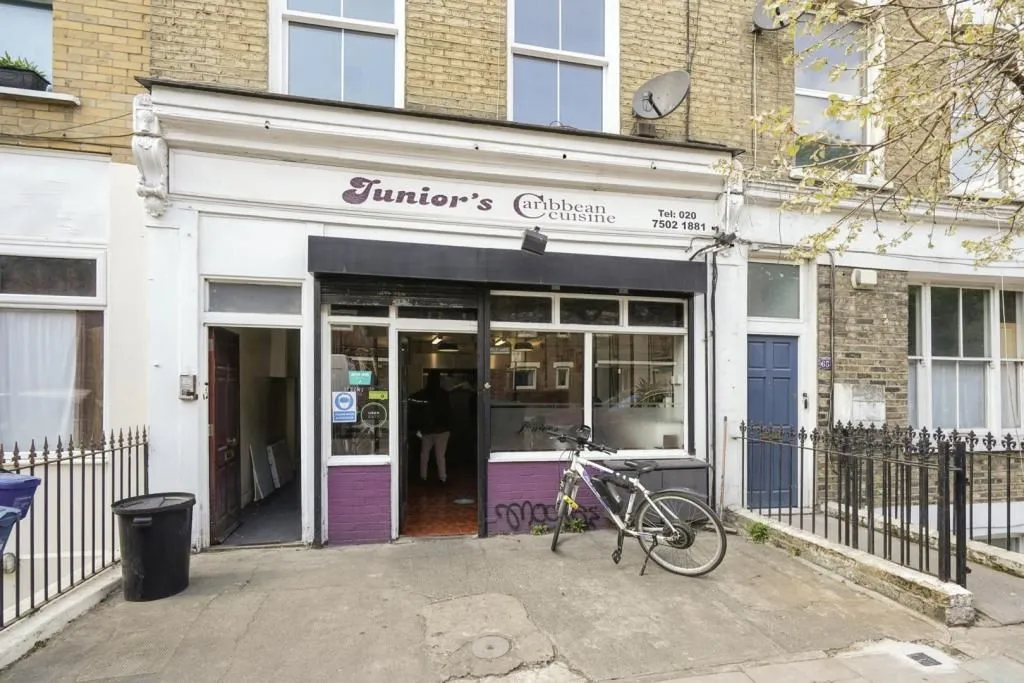 LONDON, N16 8SW - Online Auctions