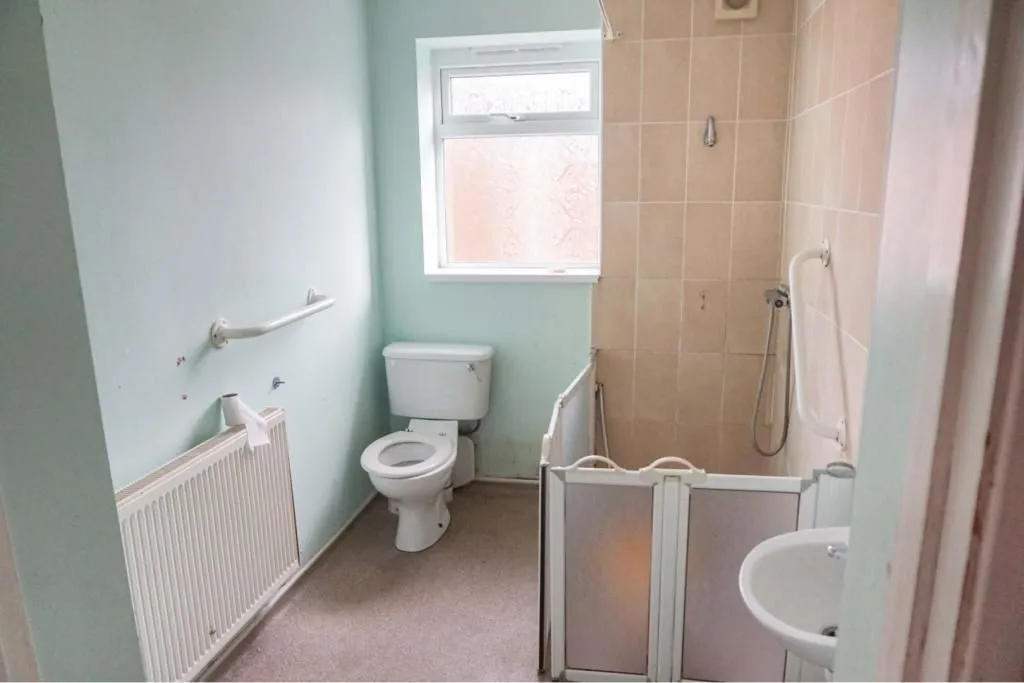 Tividale, OLDBURY, West Midlands, B69 2LS - Online Auctions