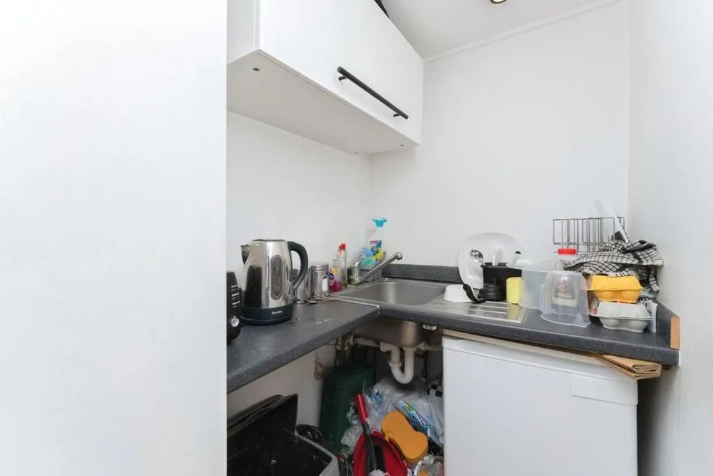 262 Church Road, NORTHOLT, Middlesex, UB5 5AW - Online Auctions