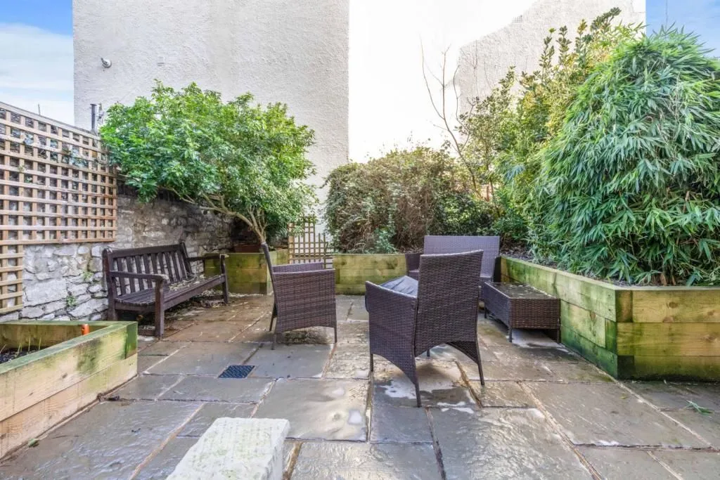61 Arley Hill, BRISTOL, Avon, BS6 5PJ - Online Auctions