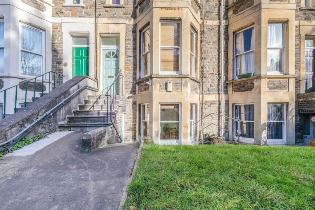 61 Arley Hill, BRISTOL, Avon, BS6 5PJ - Online Auctions