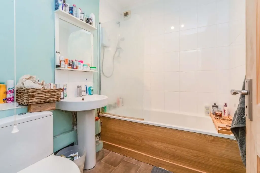 61 Arley Hill, BRISTOL, Avon, BS6 5PJ - Online Auctions