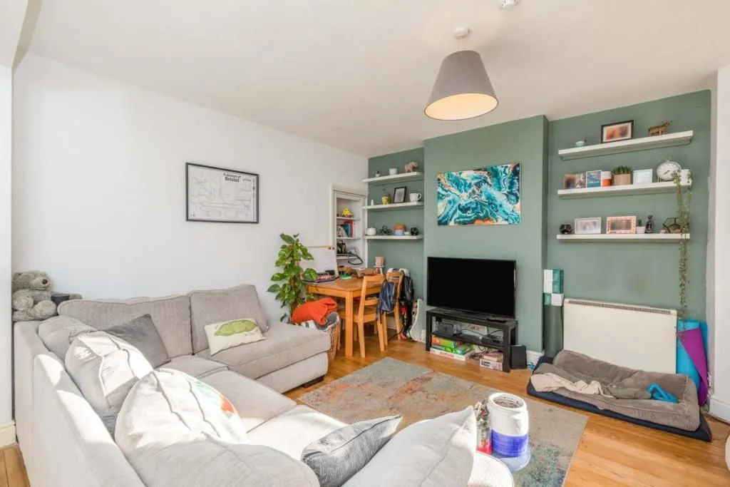 61 Arley Hill, BRISTOL, Avon, BS6 5PJ - Online Auctions