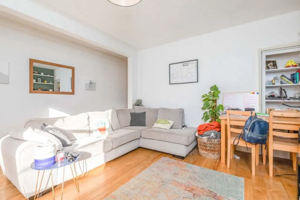 61 Arley Hill, BRISTOL, Avon, BS6 5PJ - Online Auctions
