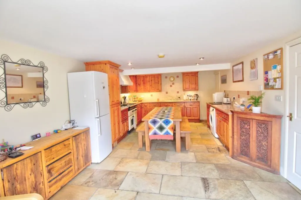 Queen Street, Bollington, MACCLESFIELD, Cheshire, SK10 5PS - Online Properties