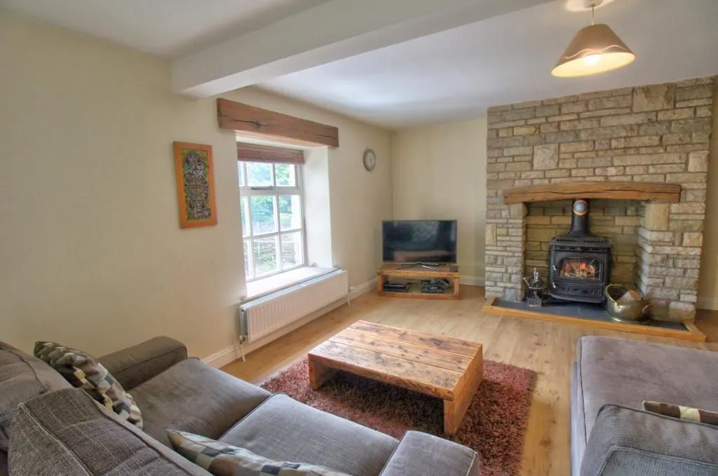 Queen Street, Bollington, MACCLESFIELD, Cheshire, SK10 5PS - Online Properties
